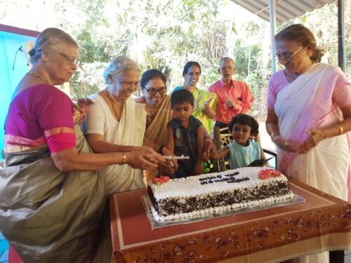 Thankamma teacher birthday celebrated with Pakalveedu members